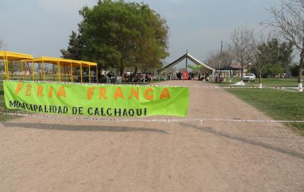 Se desarrolla feria franca y muestra de artesanos en la plaza prensa
