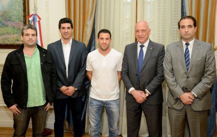 El gobernador se reunió con miembros de la Fundación 
