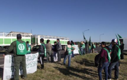 SE MOVILIZO ATE EN DEFENSA DE LOS HOSPITALES DEL DEPARTAMENTO VERA