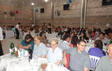 Exitosa “Cena – Show” a beneficio de la Parroquia