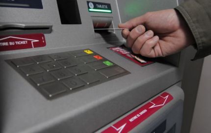 Pagan a los agentes provinciales, docentes, jubilados y pensiones