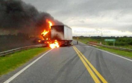 Se despistó e incendió un camión con acoplado térmico