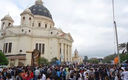 Se realizó la Misa Central en la Basílica de Itatí ante 100 mil peregrinos