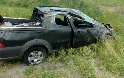UN MUERTO Y HERIDOS EN VUELCO SOBRE RUTA 98
