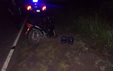 MOTOCICLISTAS CHOCARON CON UN CABALLO