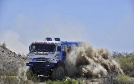 El Dakar 2014 vuelve a unirse en la quinta etapa, la más larga del rally