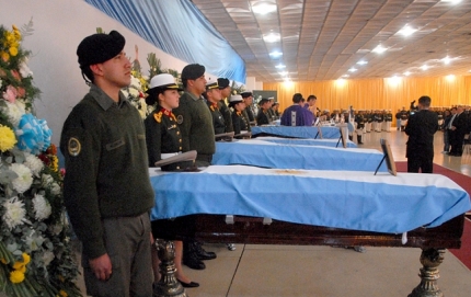 Rinden un homenaje a los nueve gendarmes muertos en el choque en la provincia de Chubut