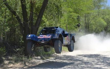 Sainz ganó la última etapa en Argentina y Barreda, el histórico ingreso a Bolivia