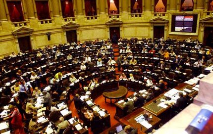 Los legisladores cobrarán hasta casi $50.000 en 2014