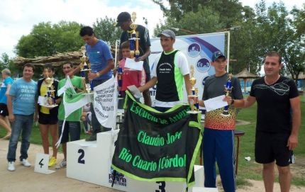 EL KENIATA LANGAT Y PASCUALITO GÓMEZ GANARON LA EXITOSA MARATÓN 122º ANIVERSARIO DE PORTEÑA.