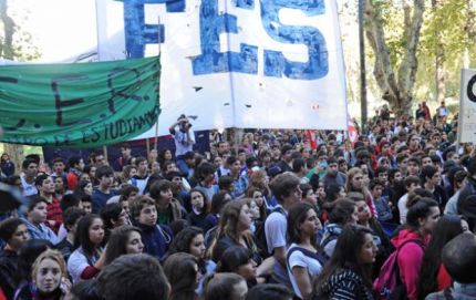 ¿Qué pasa con los cambios en los planes de estudio de los profesorados?