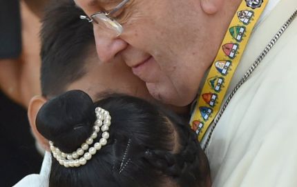 Una niña le preguntó al Papa por qué Dios permite la prostitución en los chicos 