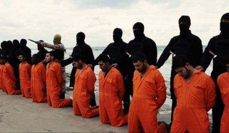 BARBARIE:El Estado Islámico difundió la decapitación de 21 rehenes egipcios en Libia