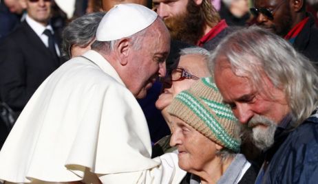 Por pedido del Papa, indigentes ya pueden cortarse el pelo y tomar una ducha en el Vaticano