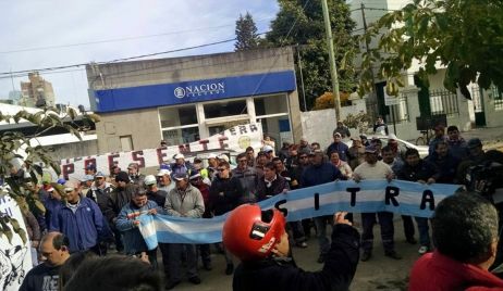 Reconquista: Los trabajadores municipales de paro y movilizados