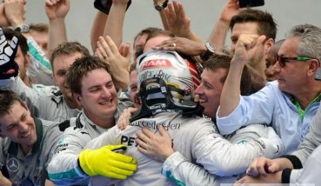 El inglés Lewis Hamilton ganó el Gran Premio de Rusia y se acerca al título