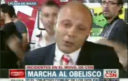 AGRESION A PERIODISTA DE C5N EN LA MARCHA  DEL 8N