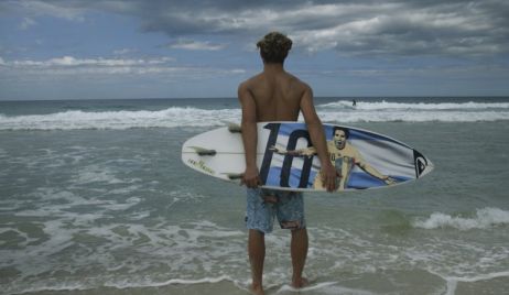 El surfista que nació en otro país y eligió representar a la Argentina por el amor a Messi