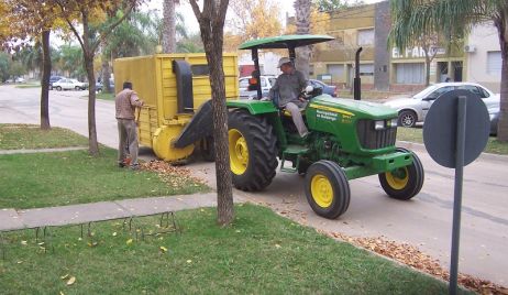 Comienza a trabajar la Máquina Recolectora de Hojas