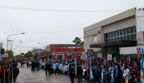 Se desarrolló el desfile institucional en Vera.