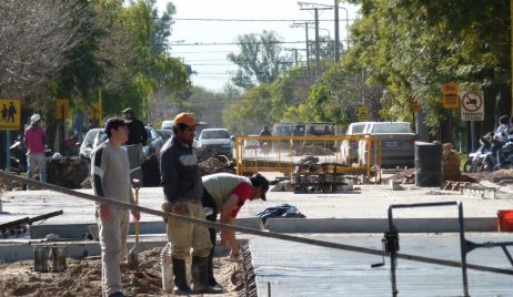 Continúa la pavimentación de calle Sarmiento