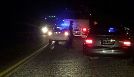 40 Km de persecución a un camionero alcoholizado que viajaba en zigzag y final violento