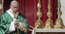 Histórico: por decisión del Papa, la Iglesia perdona a quienes abortaron