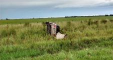 Choque y vuelco en Ruta 11