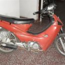 AUTO CHOCA MOTO DENTRO DE UNA PROPIEDAD
