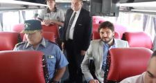 Comienza a circular este lunes el transporte para policías