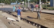 Comenzó a pavimentarse el nuevo acceso por calle Corrientes