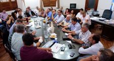 Municipales rechazaron el 16,5% de aumento.