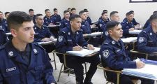 Policías en Santa Fe: hay más de 10 mil aspirantes para cubrir mil vacantes