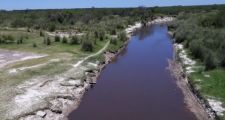 Encontraron  el cuerpo sin vida de una joven mujer a orillas del Arroyo El Toba