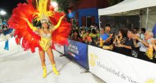 EL MINISTRO DE CULTURA JORGE LLONCH ASISTIÓ A LA SEGUNDA NOCHE DE CARNAVAL.