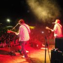 Los Pericos deslumbraron a la juventud en la fiesta de laguna El Cristal