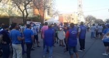 Avellaneda: Trabajadores de Algodonera se manifestaron frente a  VICENTIN 