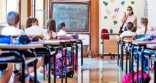 ¿Qué opina la Ministra y los gremios sobre la extensión de una hora más de clases?