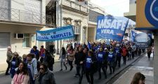 Masiva marcha docente frente a Casa de Gobierno