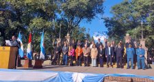 LOS NIÑOS DE VERA PROMETIERON LEALTAD A LA BANDERA