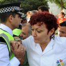 SALVAJE REPRESION DE LA POLICIA CONTRA TRABAJADORES DEL BORDA