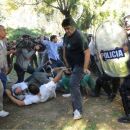 SALVAJE REPRESION DE LA POLICIA CONTRA TRABAJADORES DEL BORDA