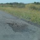 ESTAN HACIENDO TRABAJO DE BACHEO EN LA RUTA DE ENTRADA A LA GALLARETA