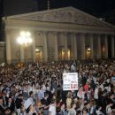 Masivas protestas contra políticas del gobierno en distintas ciudades