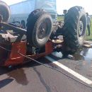 VUELCO DE UN TRACTOR EN RUTA 11 - KM 699