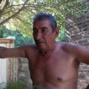 Alto las manos con dos escopetas y el látigo sin usar