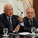 Bonfatti fijó un aumento por decreto y cierra la negociación con la policía