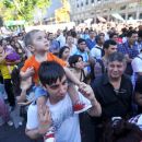 Miles de personas colman la Plaza de Mayo para celebrar los 30 años de la democracia