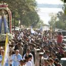 Unas 200 mil personas participan de la quinta edición de la peregrinación juvenil a Itatí