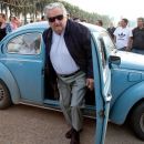 Elecciones en Uruguay: José Mujica fue a votar en el 
